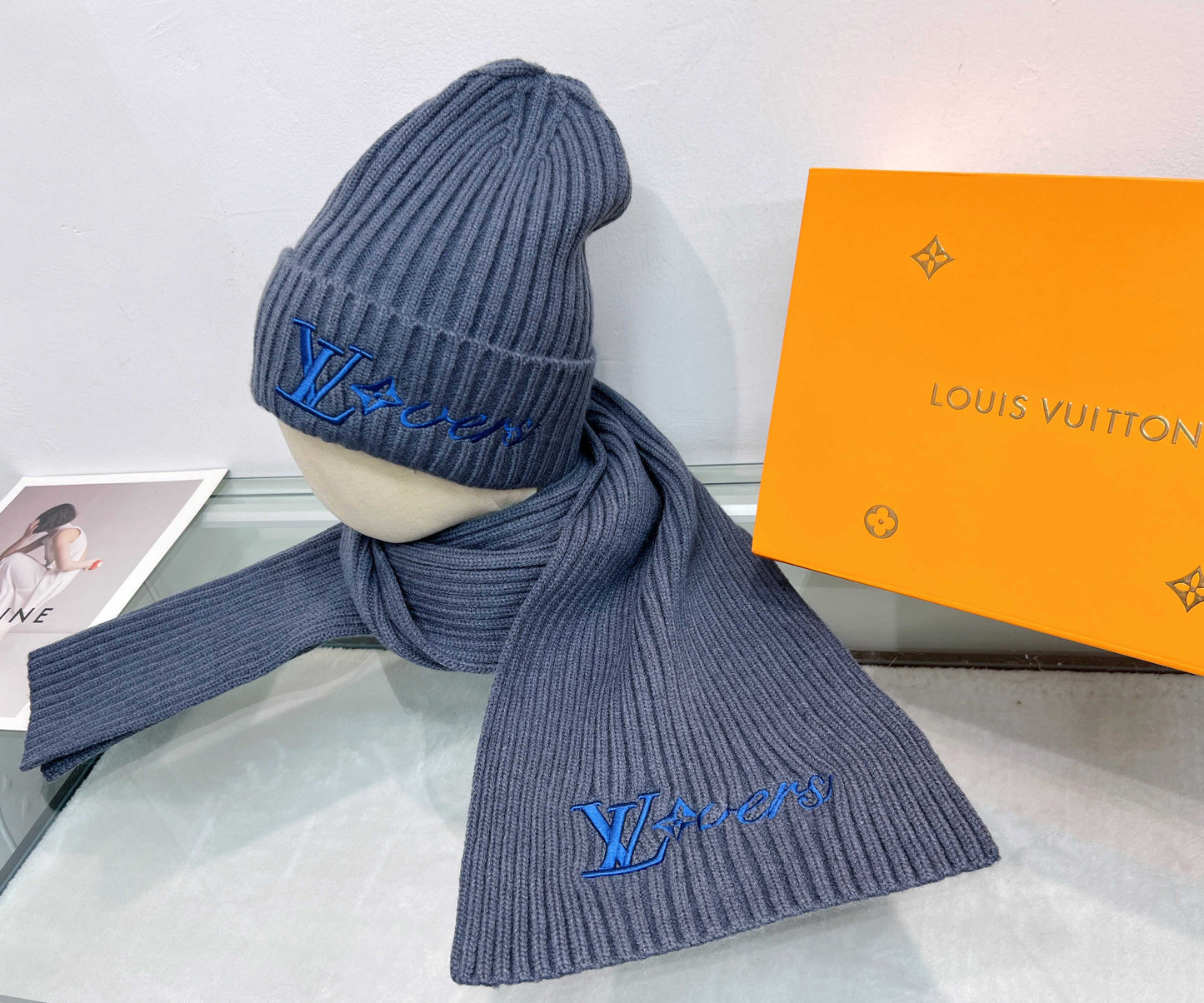 scarf + hat/model: T67