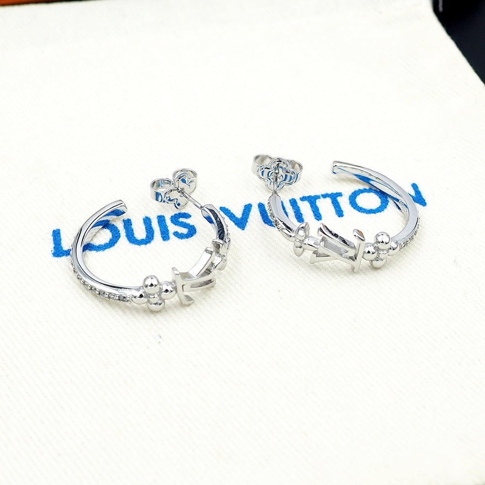 jewelry/earrings/model: 103173