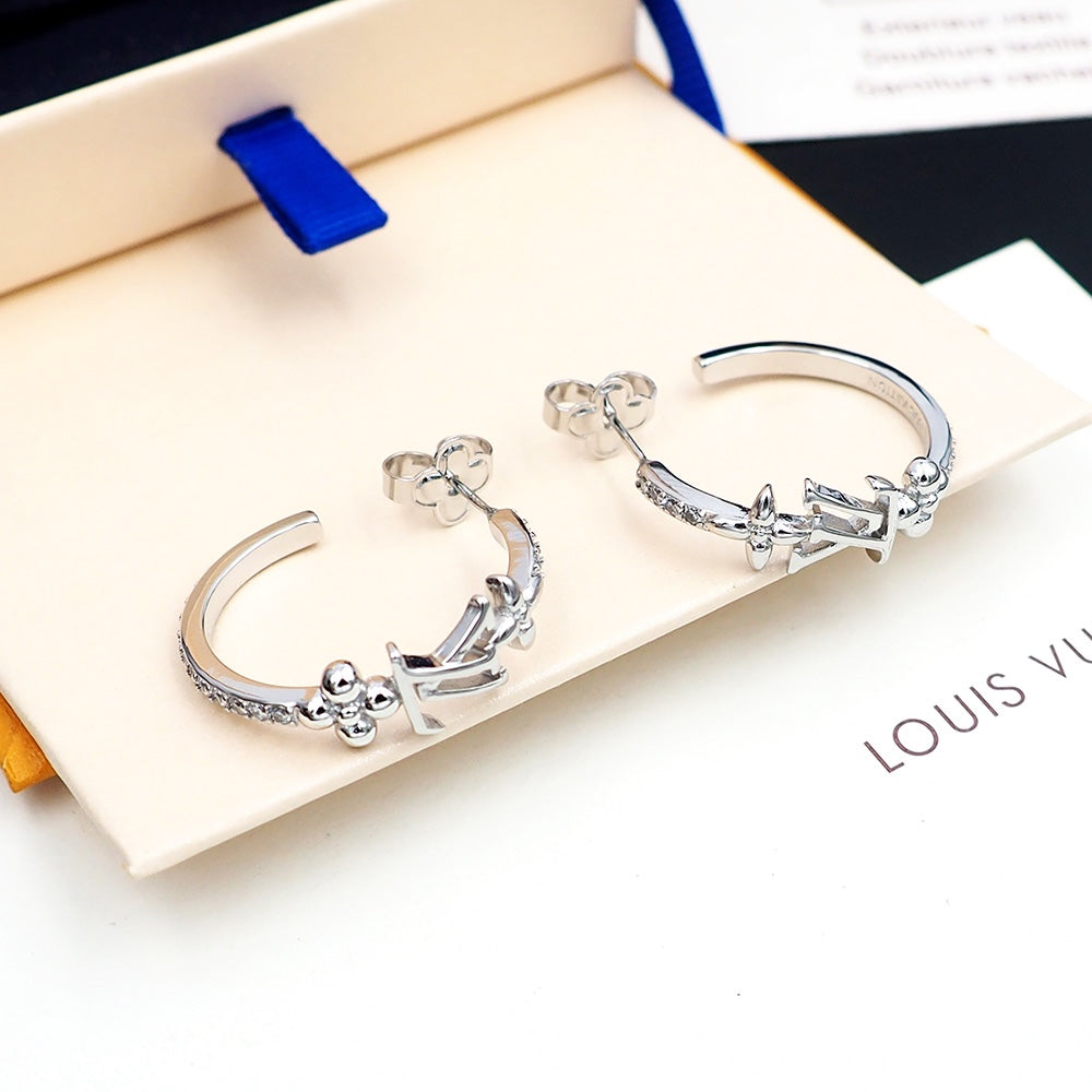 jewelry/earrings/model: 103173
