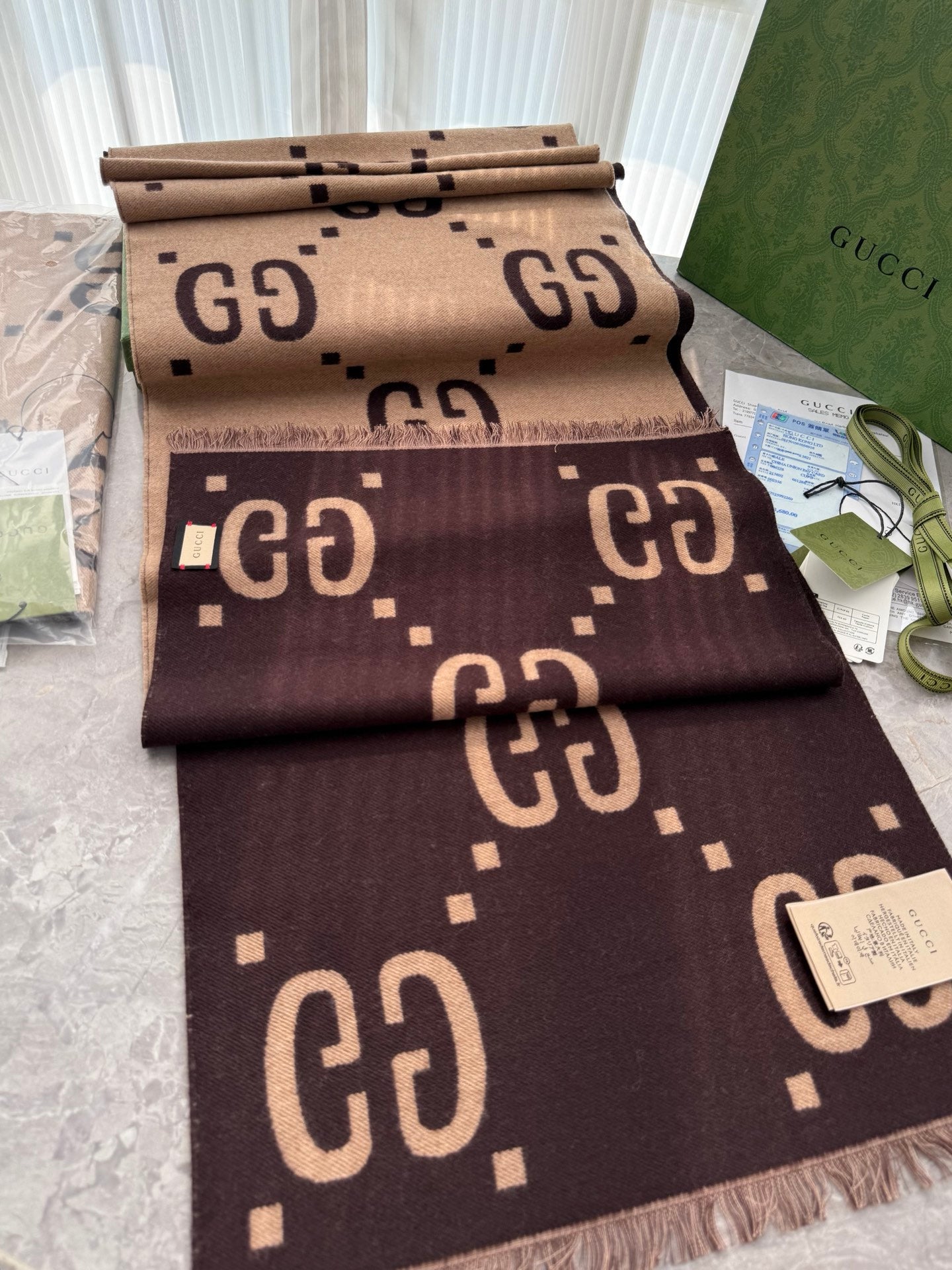 scarf/model: T72