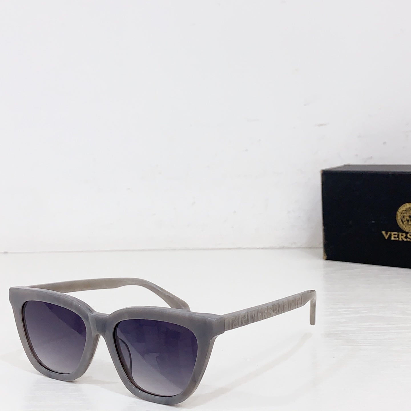 Sunglasses/Quality: 5A/Model:VE335