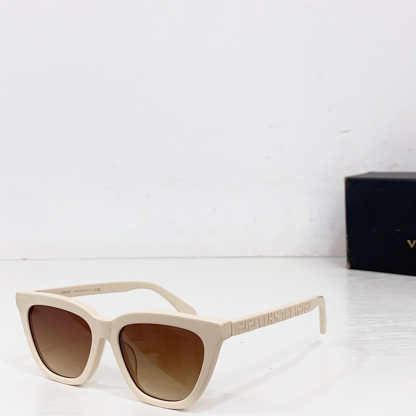 Sunglasses/Quality: 5A/Model:VE335