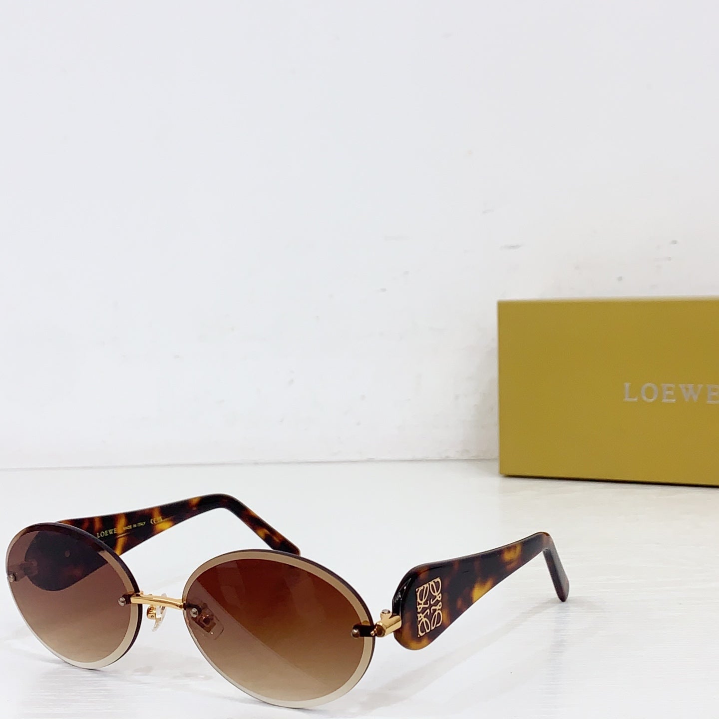 Sunglasses/Quality: 5A/Model:LW5132S