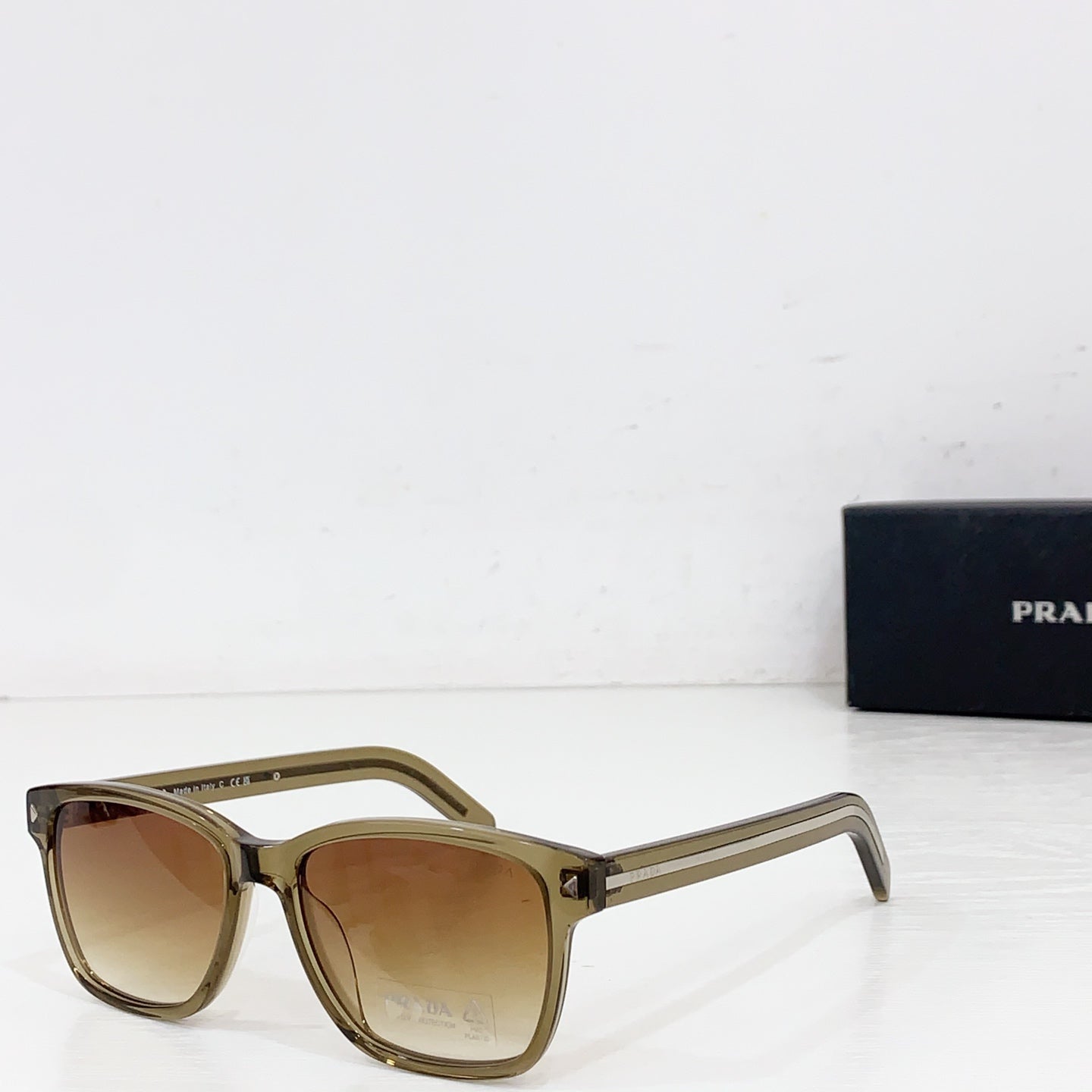 Sunglasses/Quality: 5A/MODEL: VPR B10V