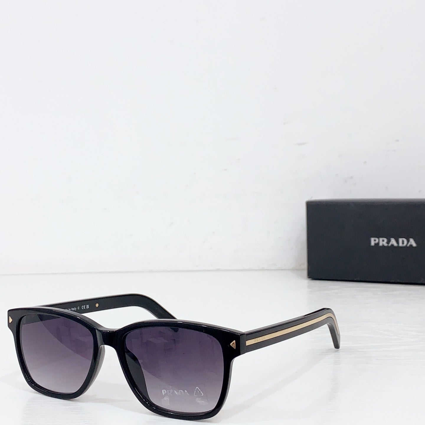Sunglasses/Quality: 5A/MODEL: VPR B10V