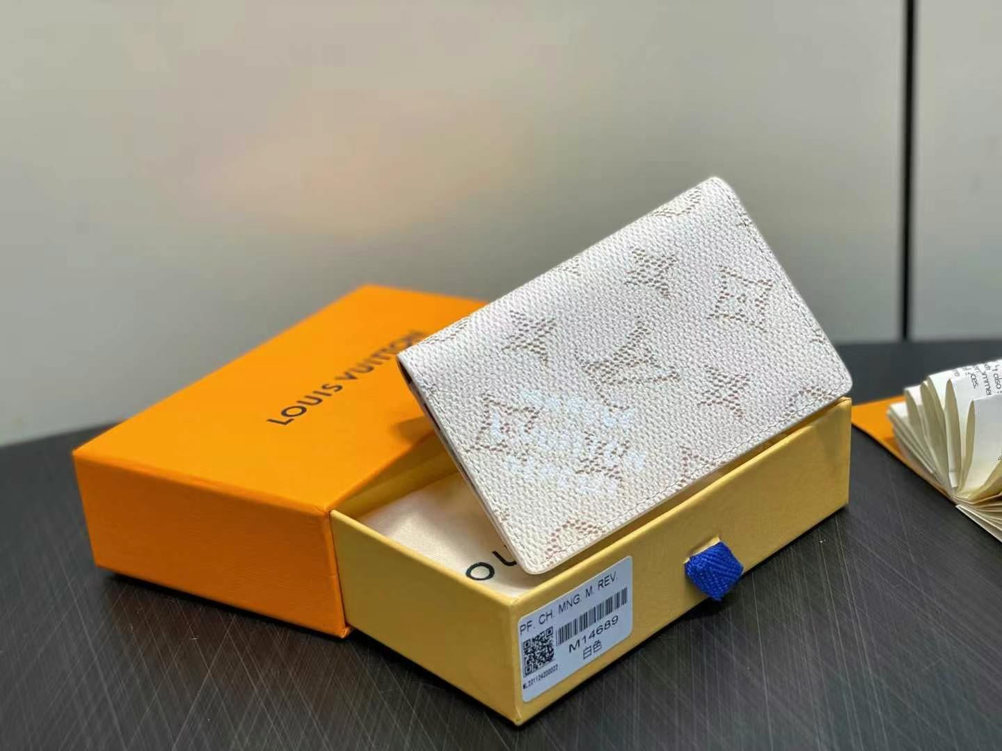 wallet/Quality: 4A/Model:M14689