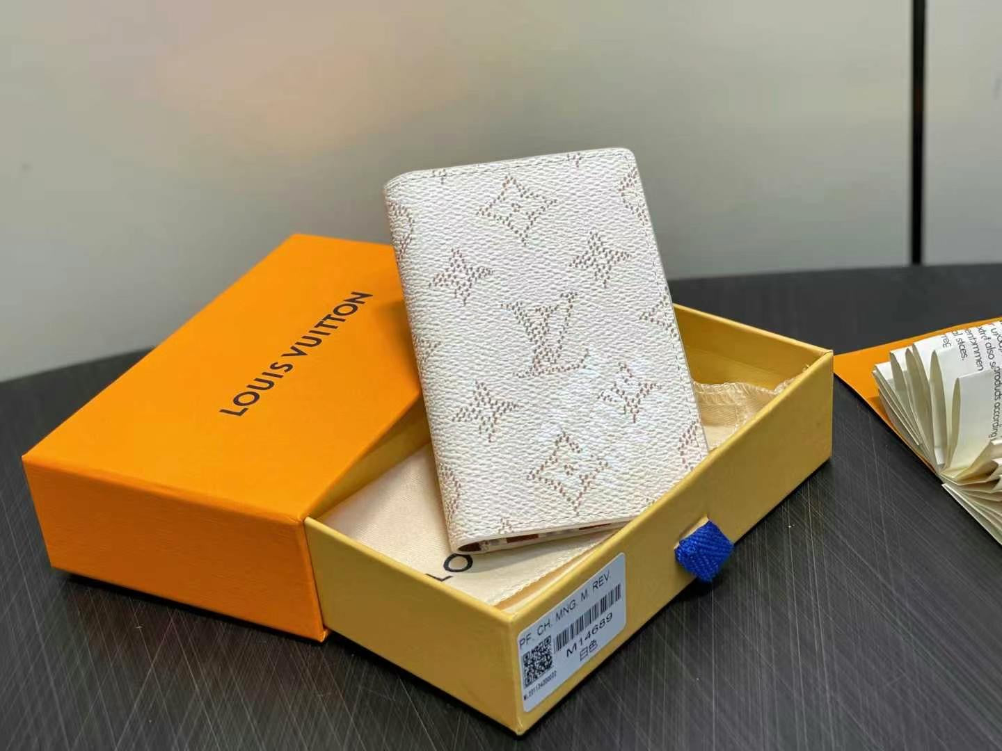 wallet/Quality: 4A/Model:M14689