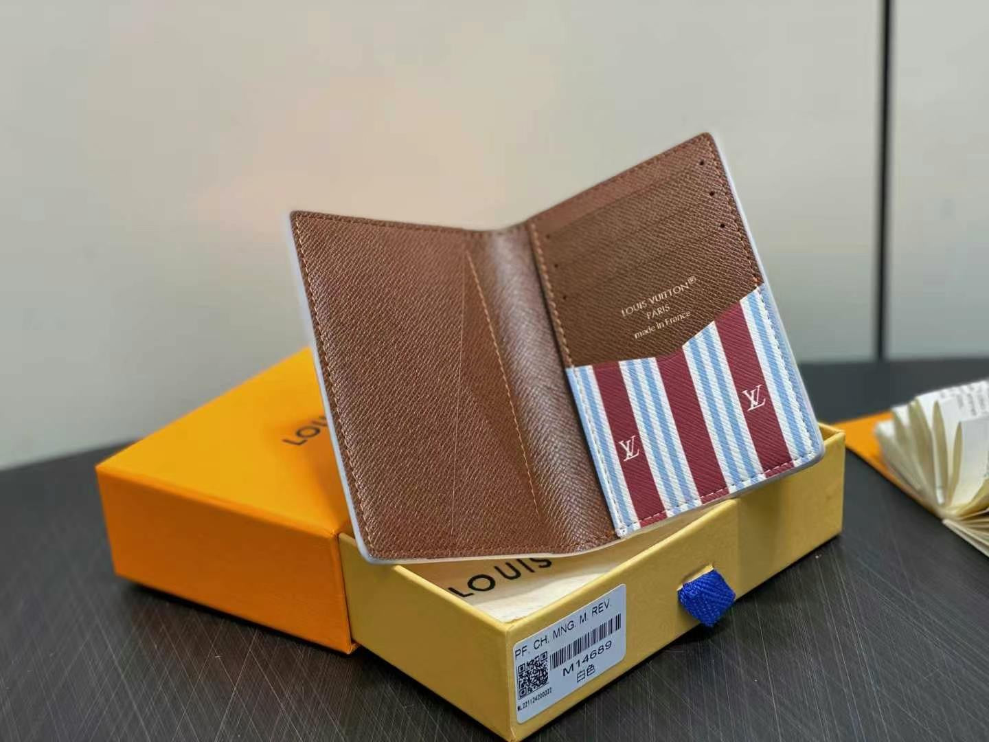 wallet/Quality: 4A/Model:M14689
