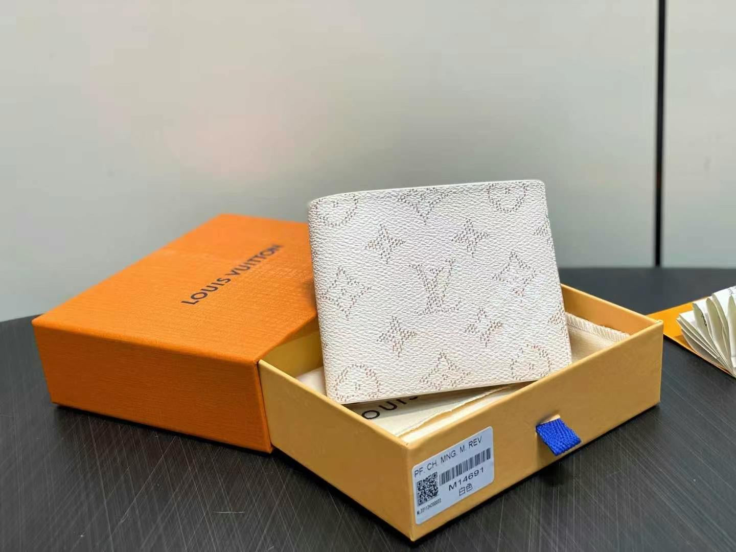 wallet/Quality: 4A/Model:M14691
