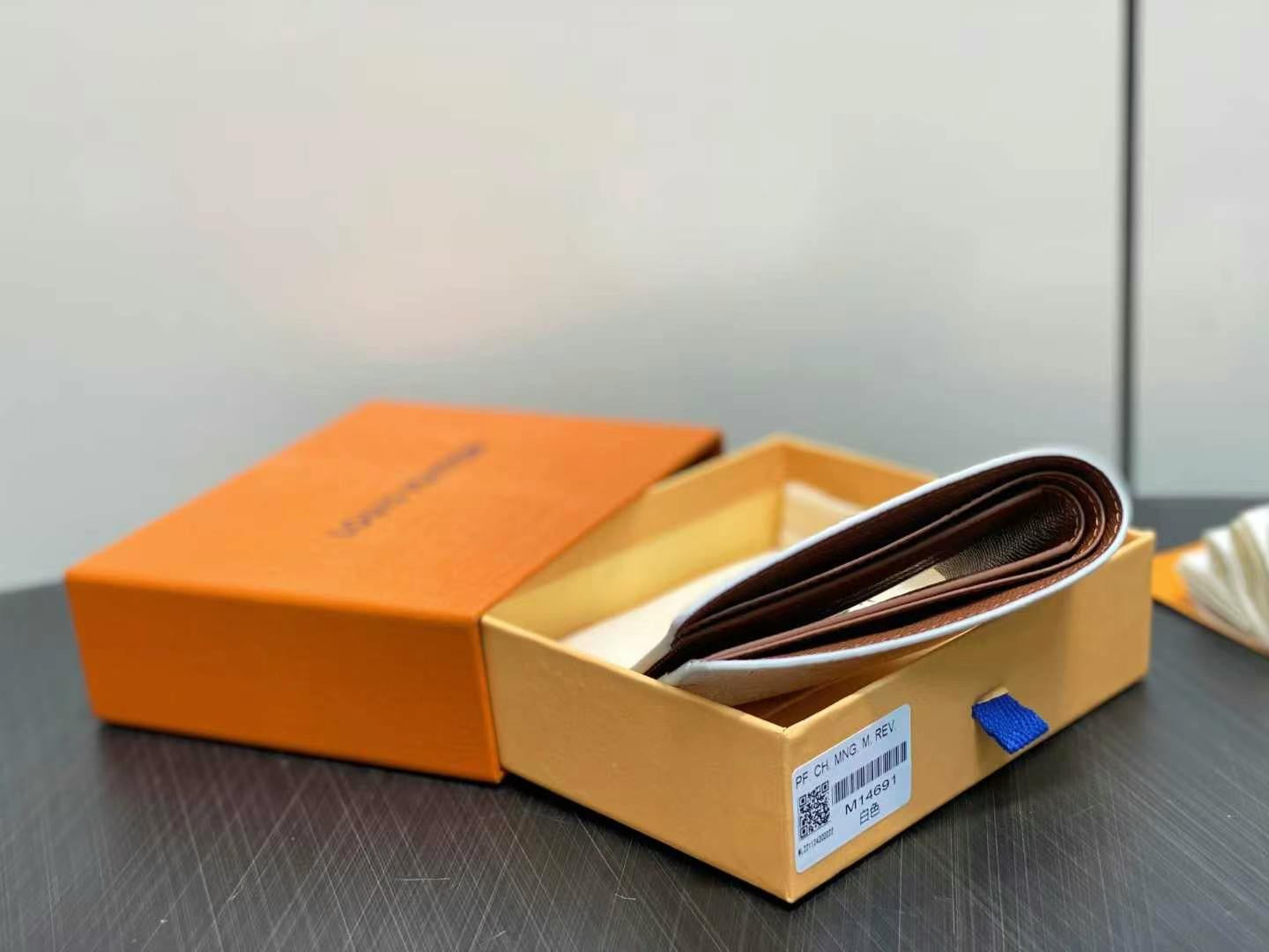 wallet/Quality: 4A/Model:M14691