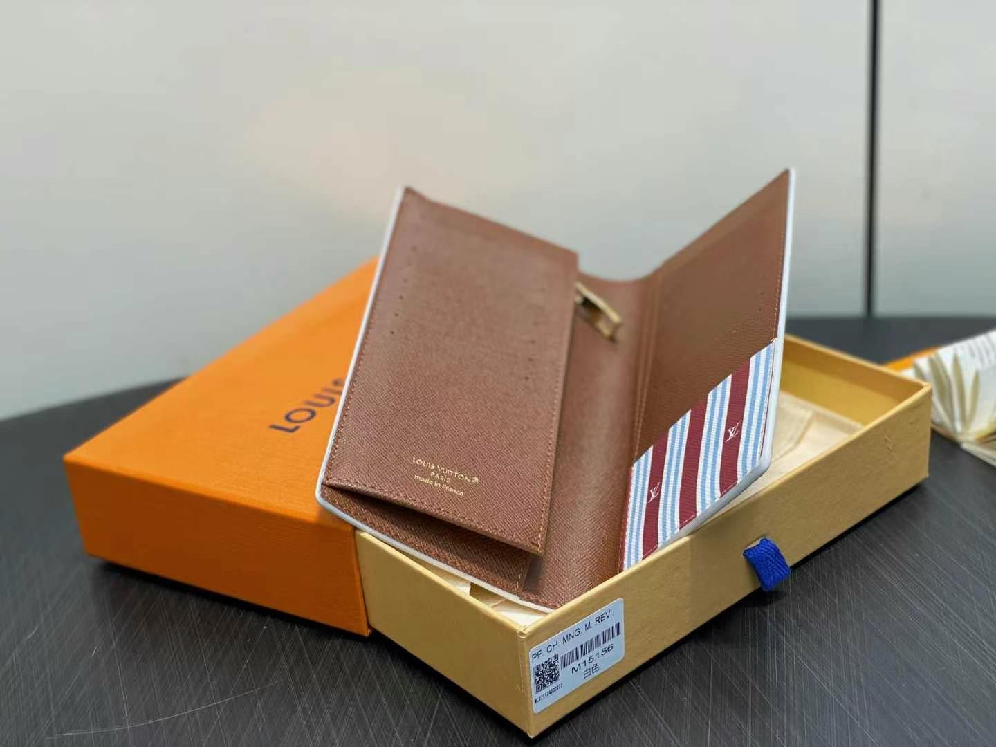 wallet/Quality: 4A/Model:M15156