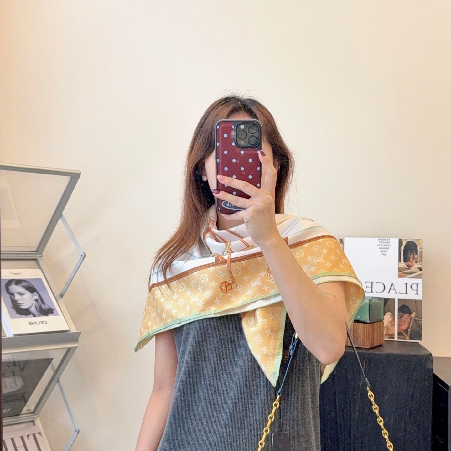 scarf/model: T58