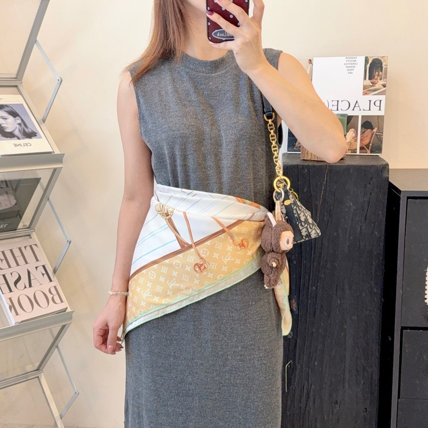scarf/model: T58