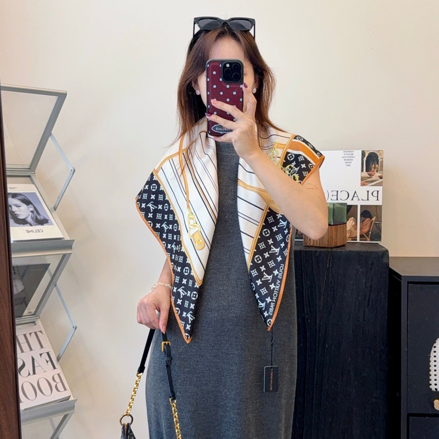scarf/model: T58