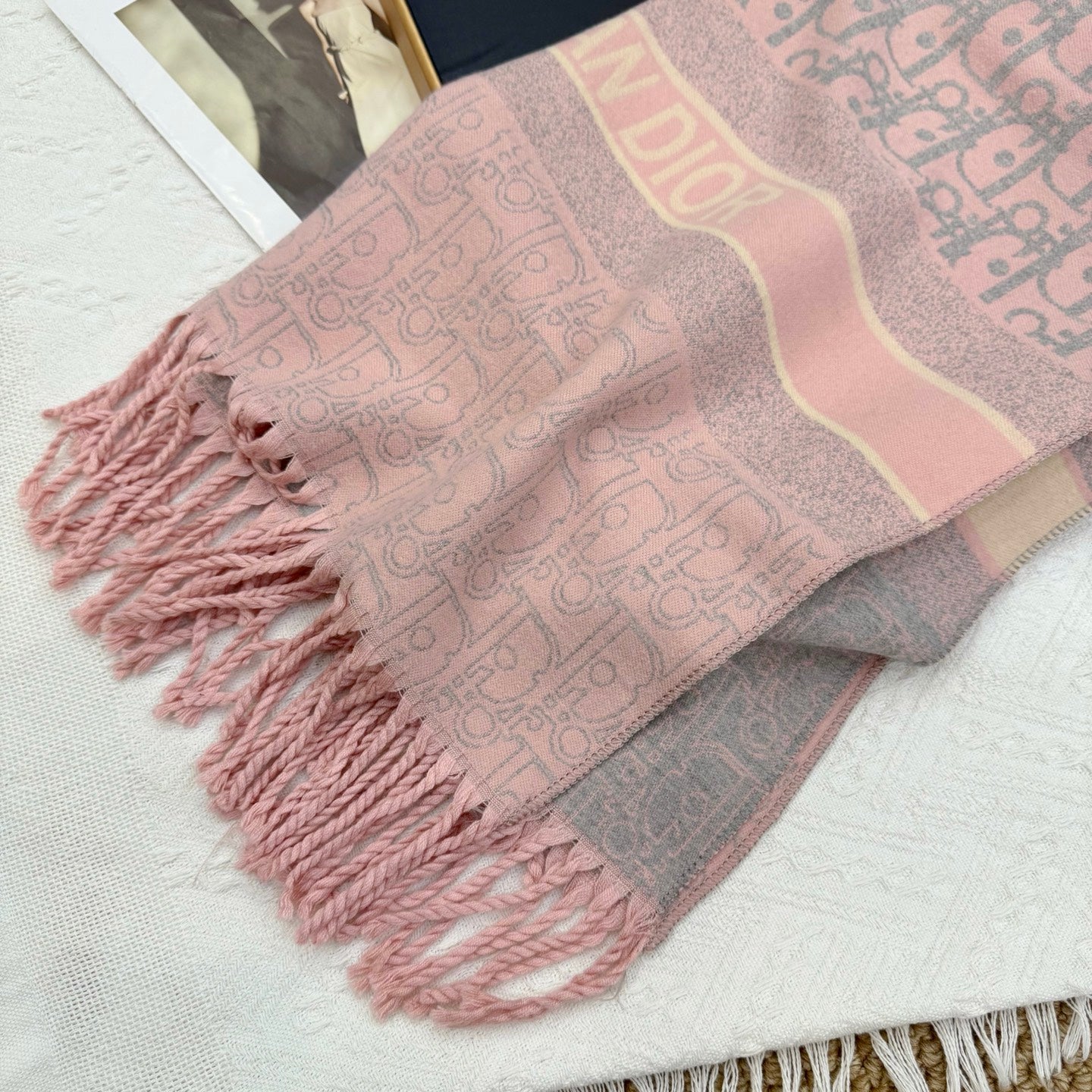 scarf/model: T59