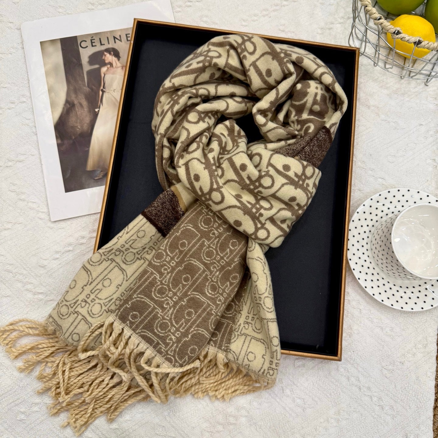 scarf/model: T59