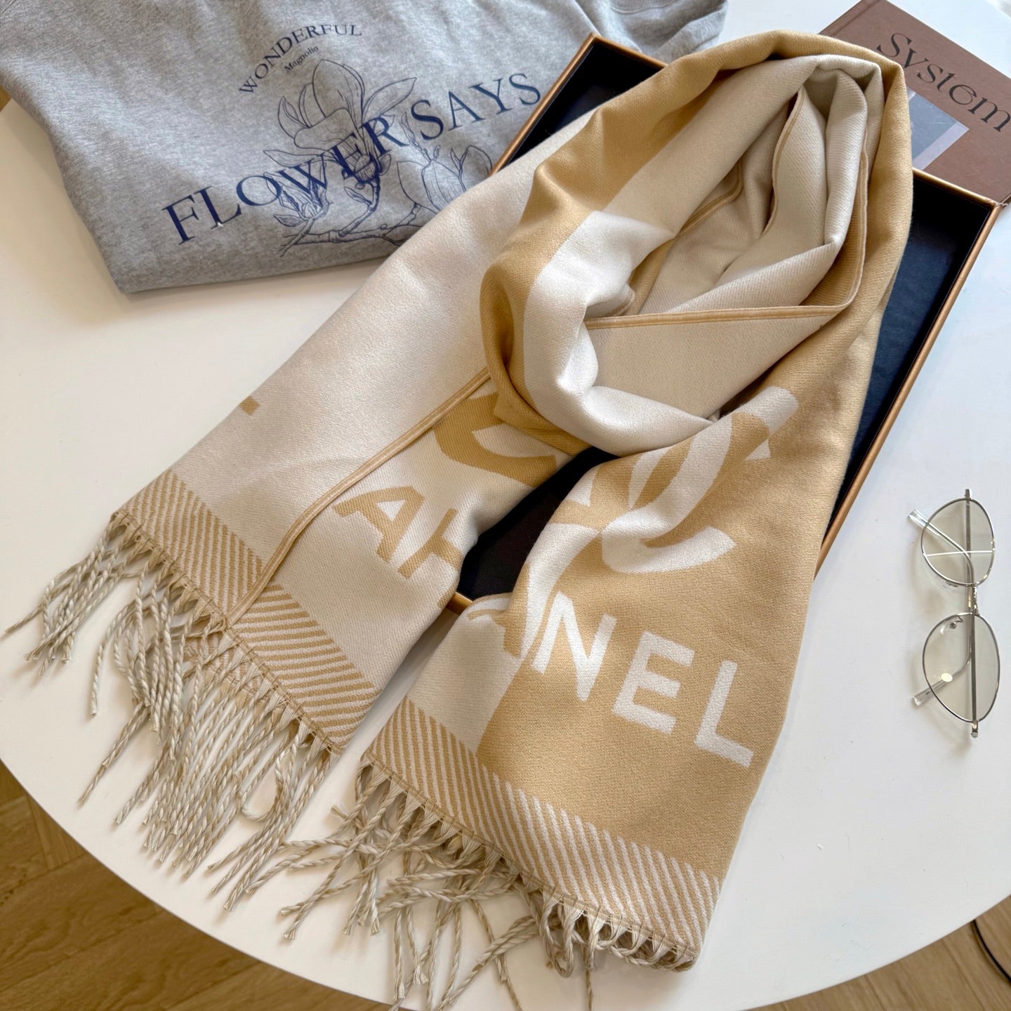 scarf/model: T66