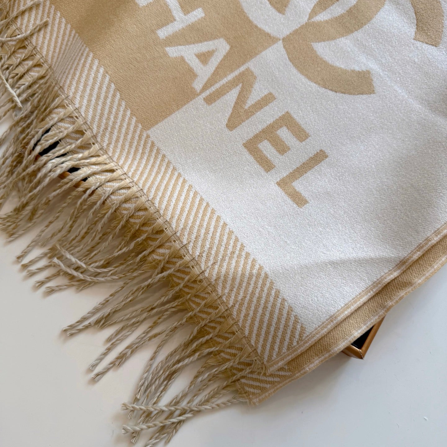 scarf/model: T66