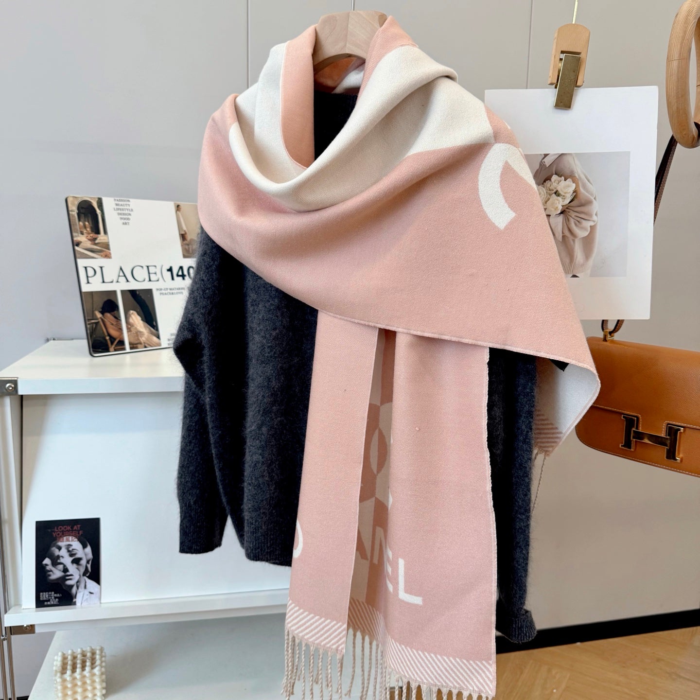 scarf/model: T66