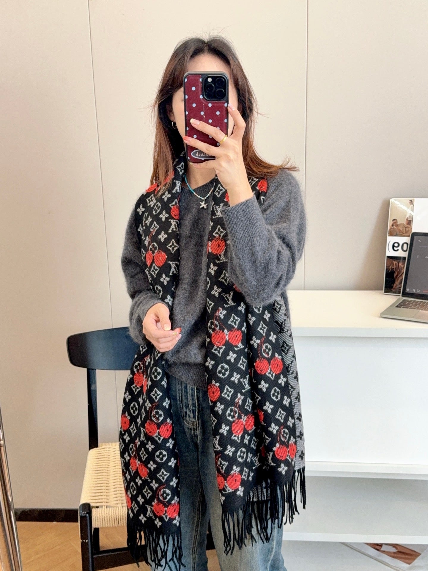 scarf/model: T73
