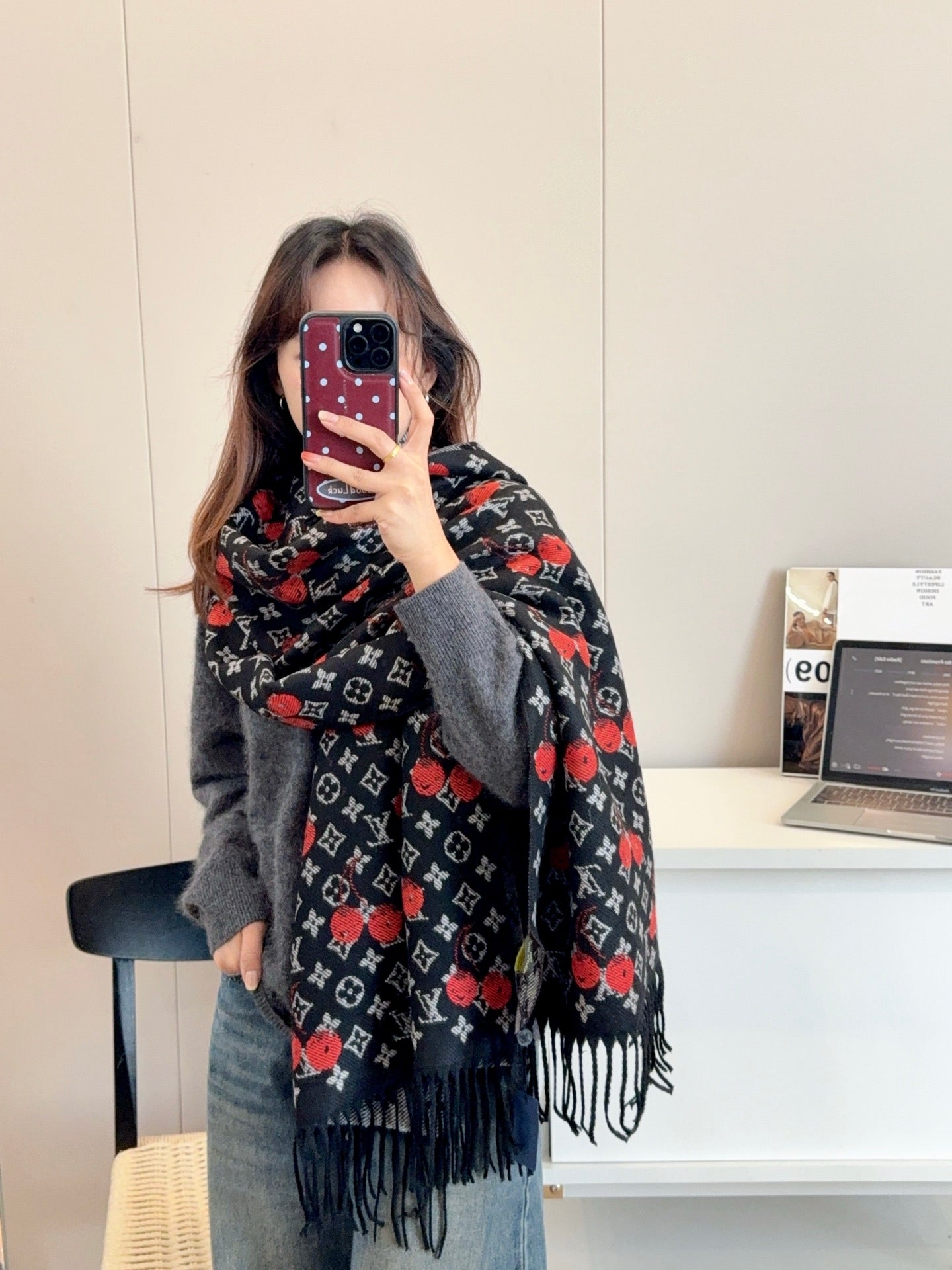 scarf/model: T73