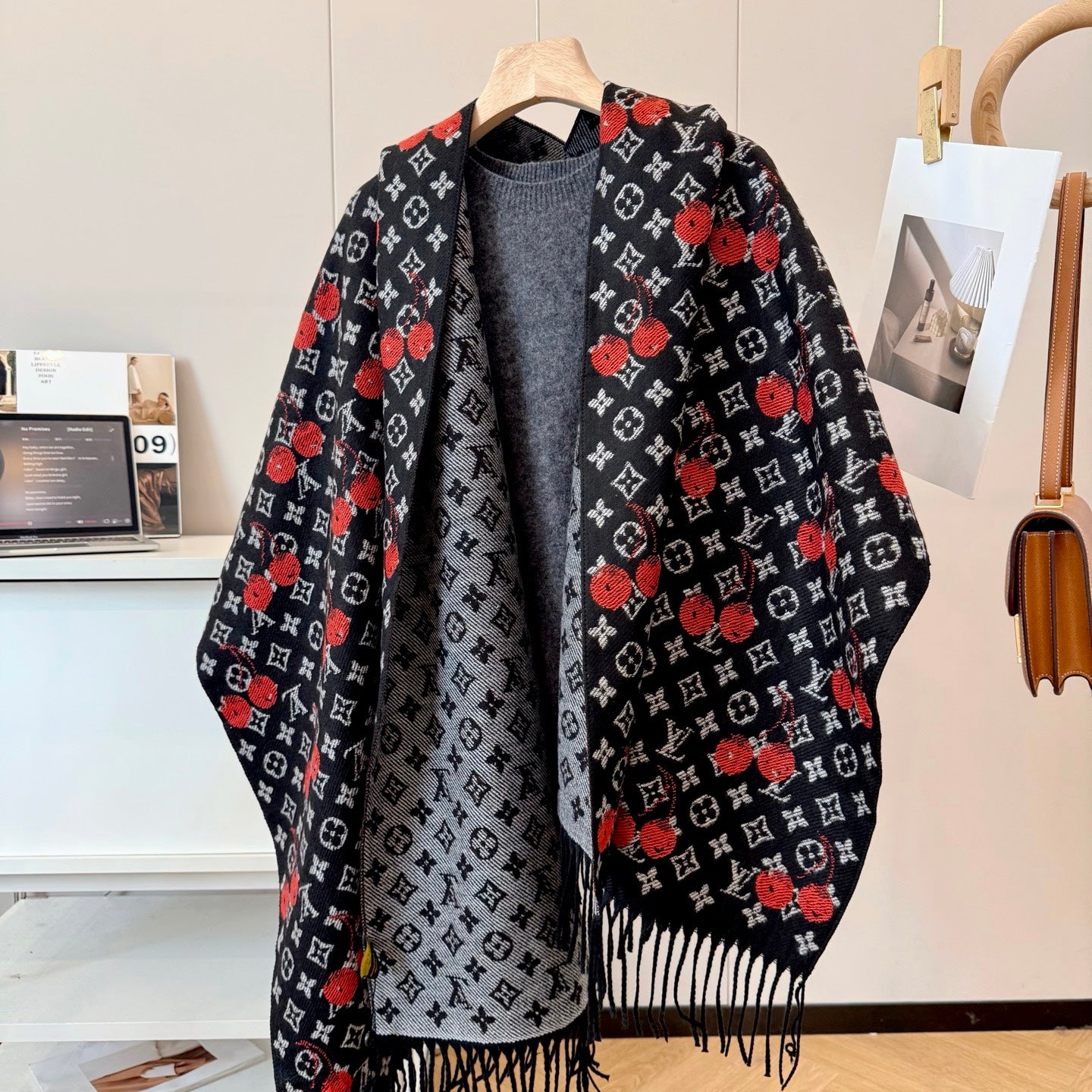 scarf/model: T73