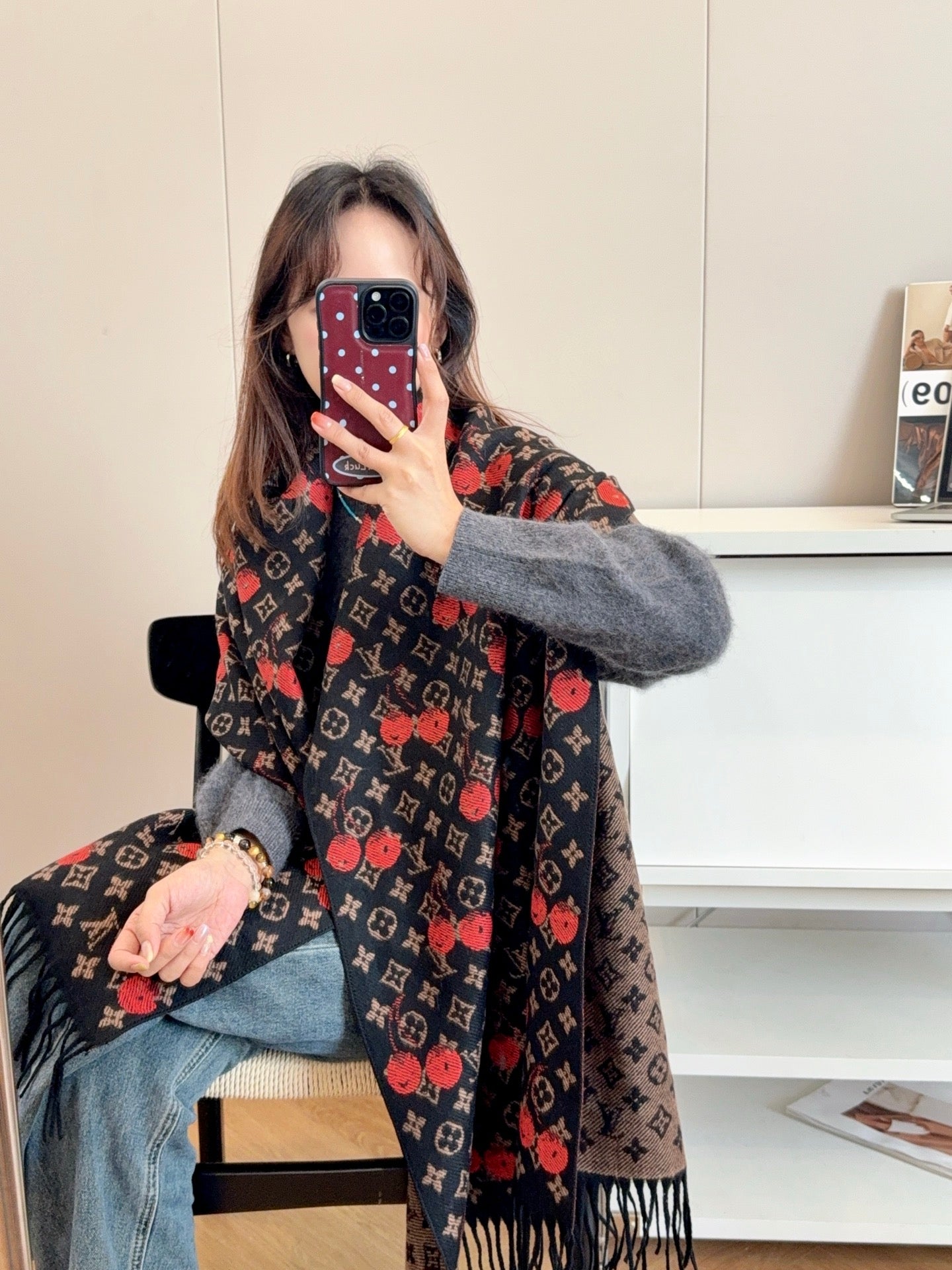 scarf/model: T73