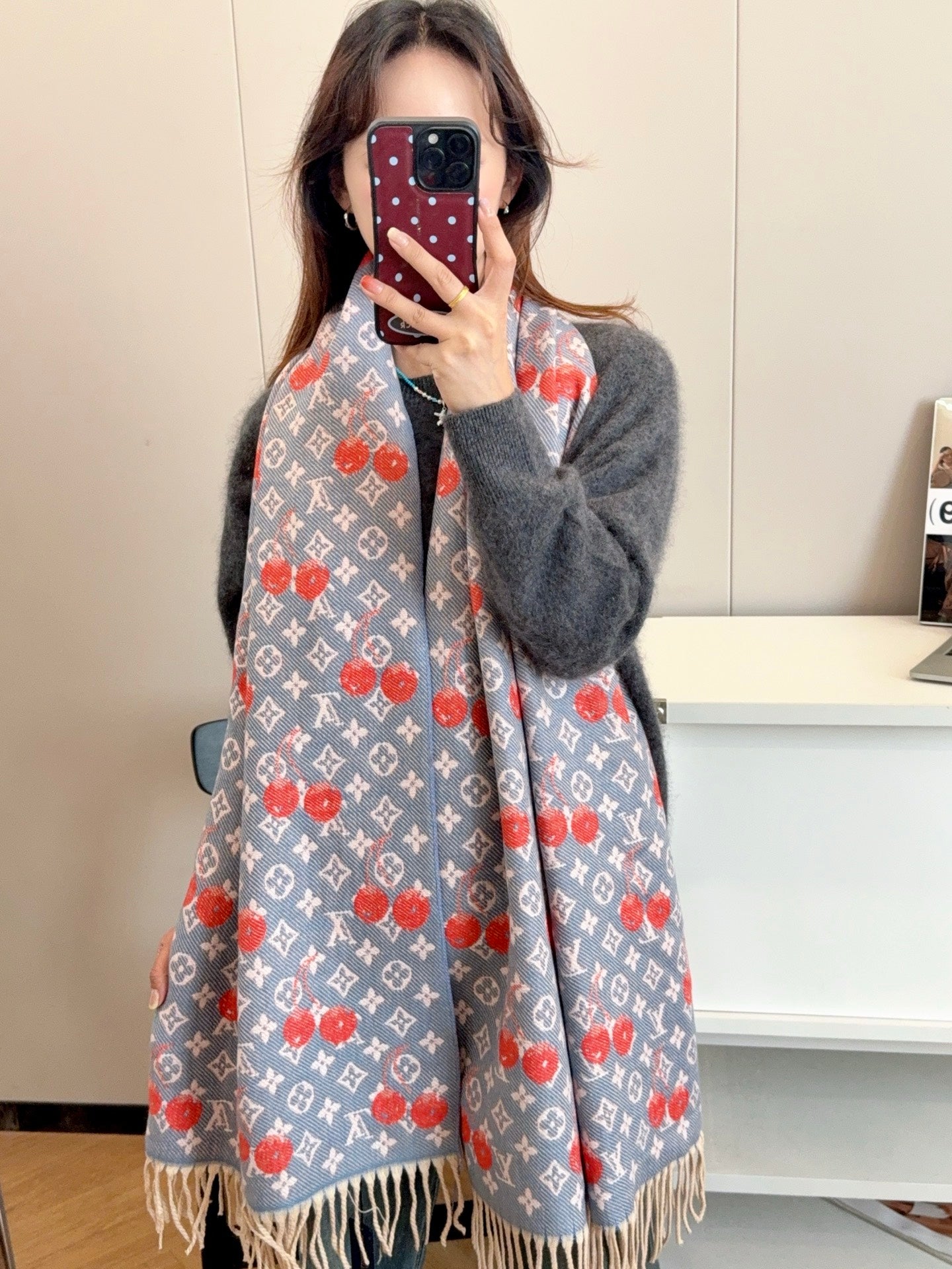scarf/model: T73