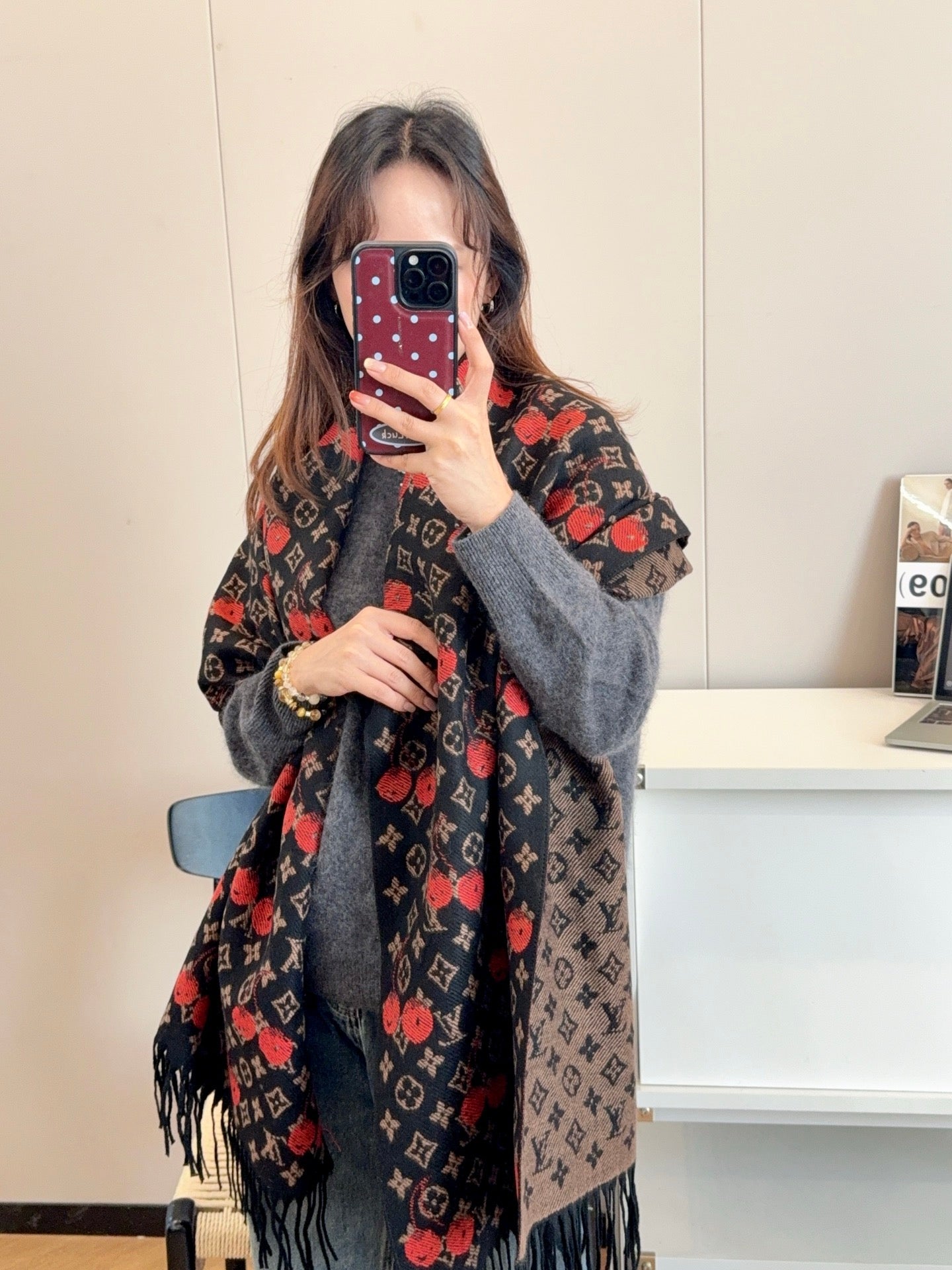 scarf/model: T73