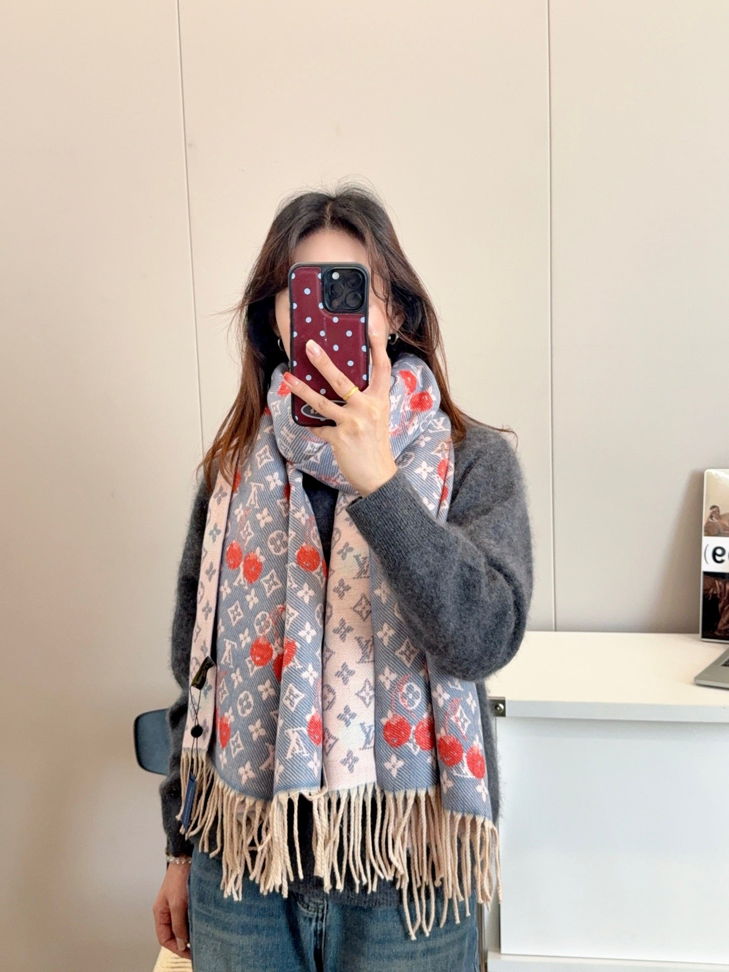 scarf/model: T73