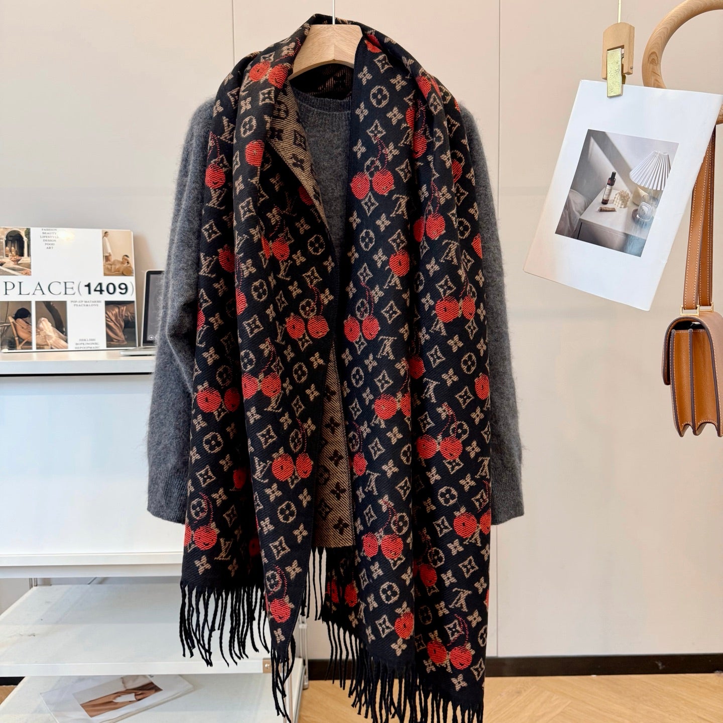 scarf/model: T73