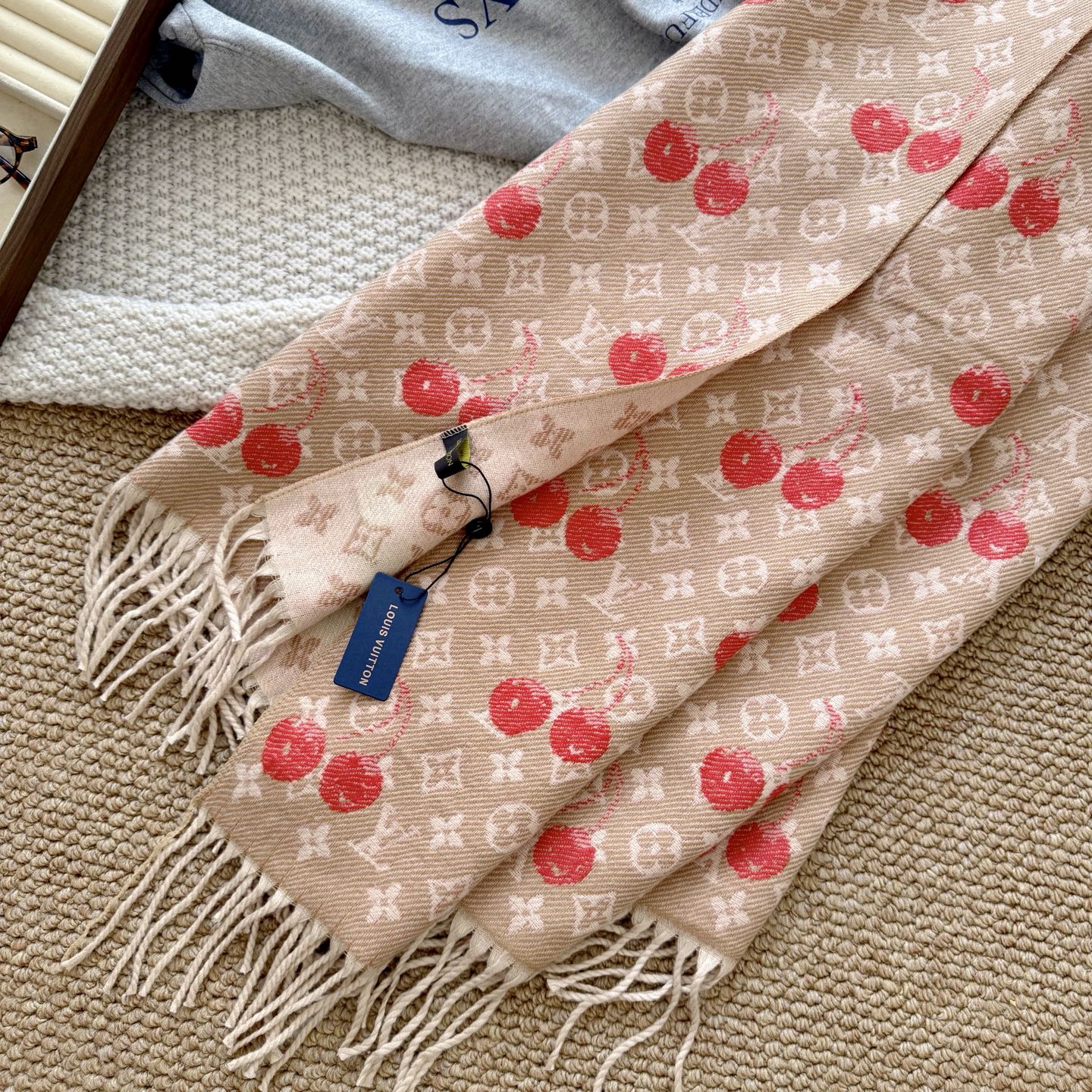scarf/model: T73