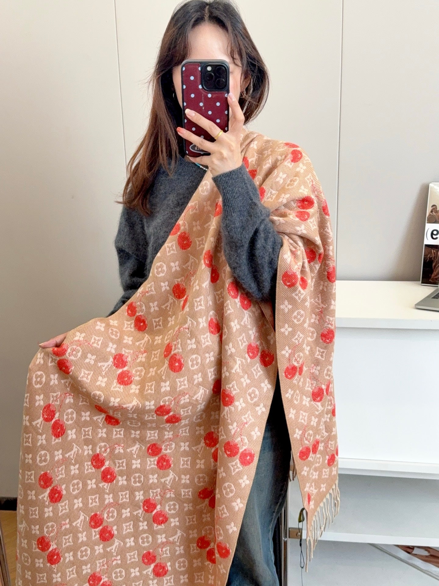 scarf/model: T73