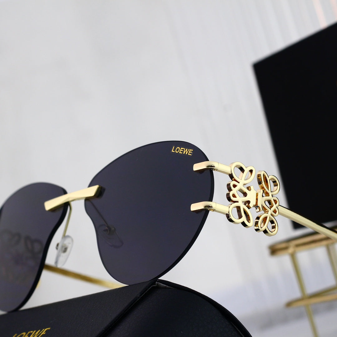 Sunglasses/model:00264