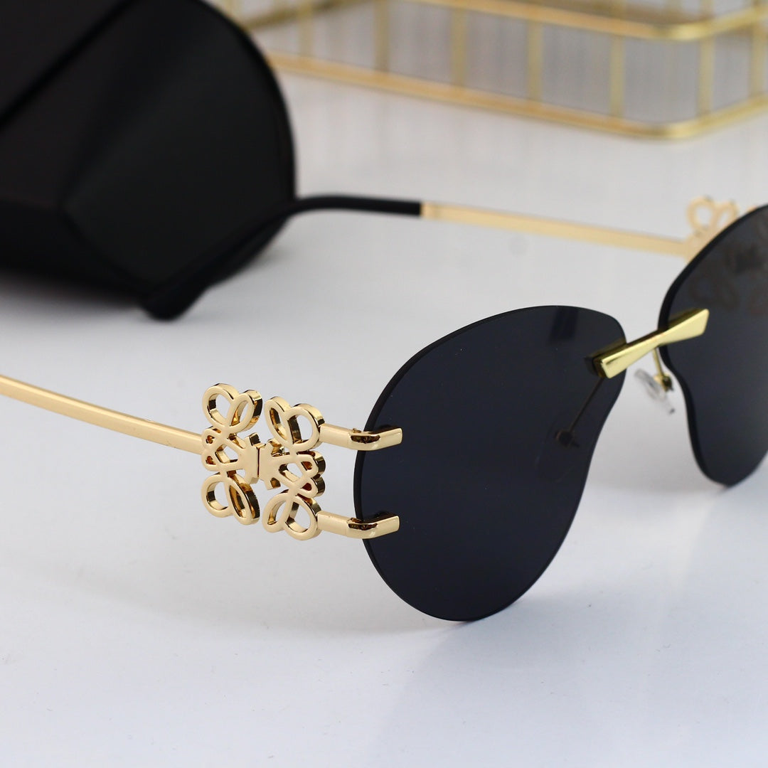 Sunglasses/model:00264