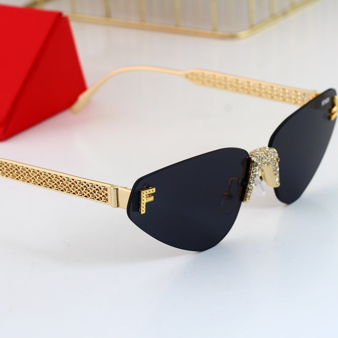 Sunglasses/model:00252