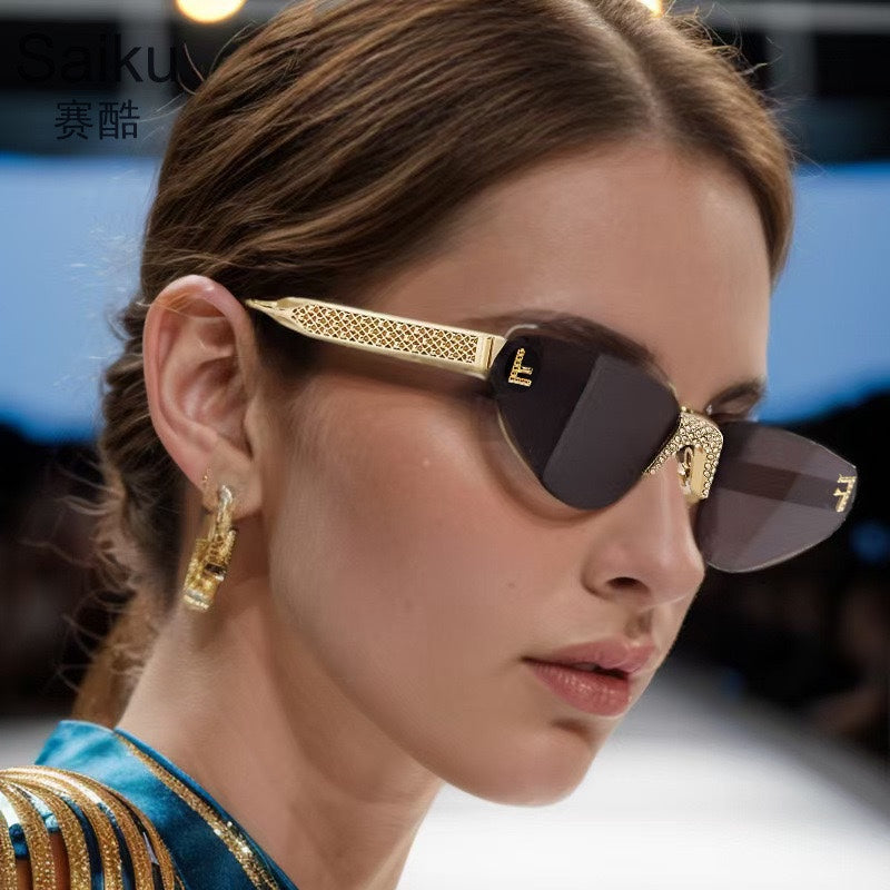 Sunglasses/model:00252