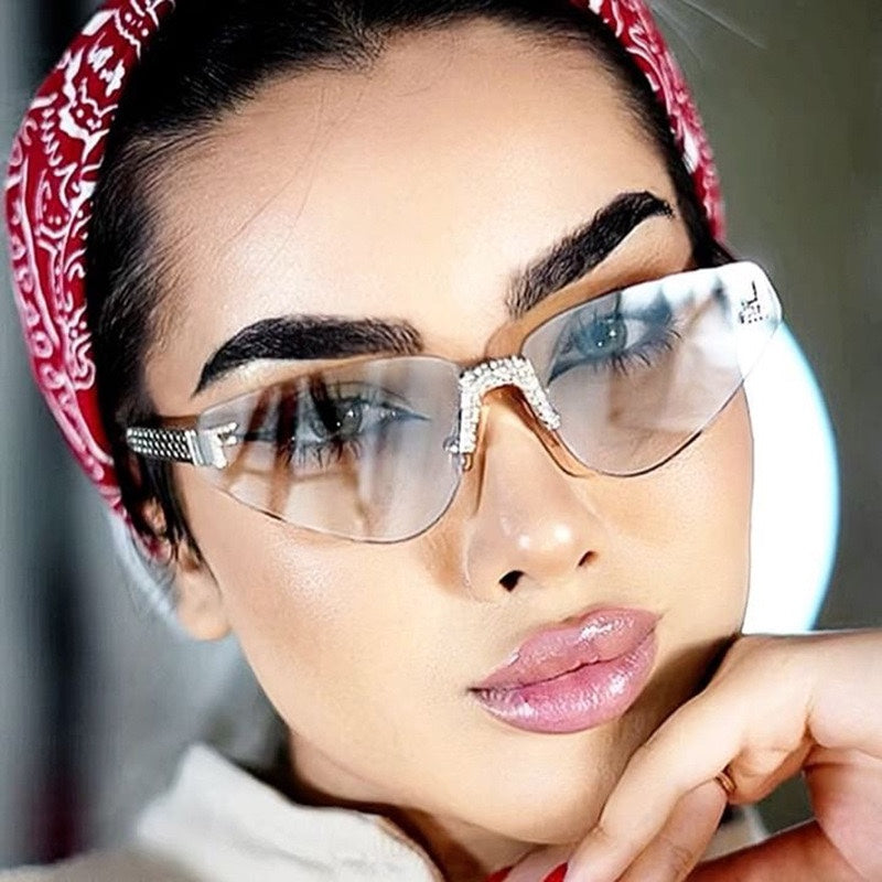 Sunglasses/model:00252