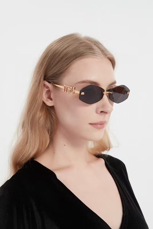 Sunglasses/model:00334