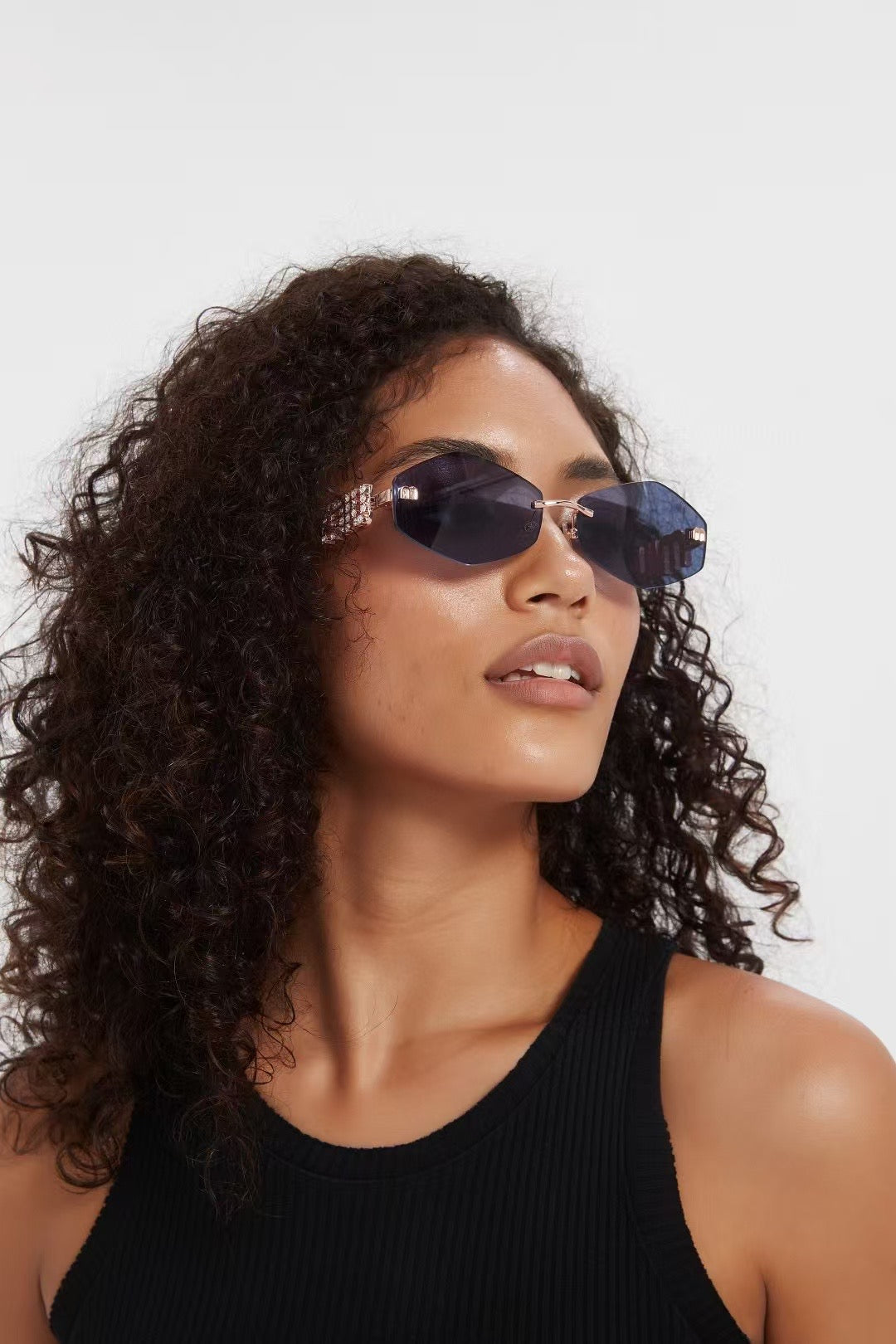 Sunglasses/model:00334
