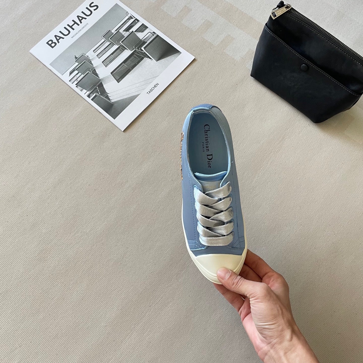 Shoes/Model:X83