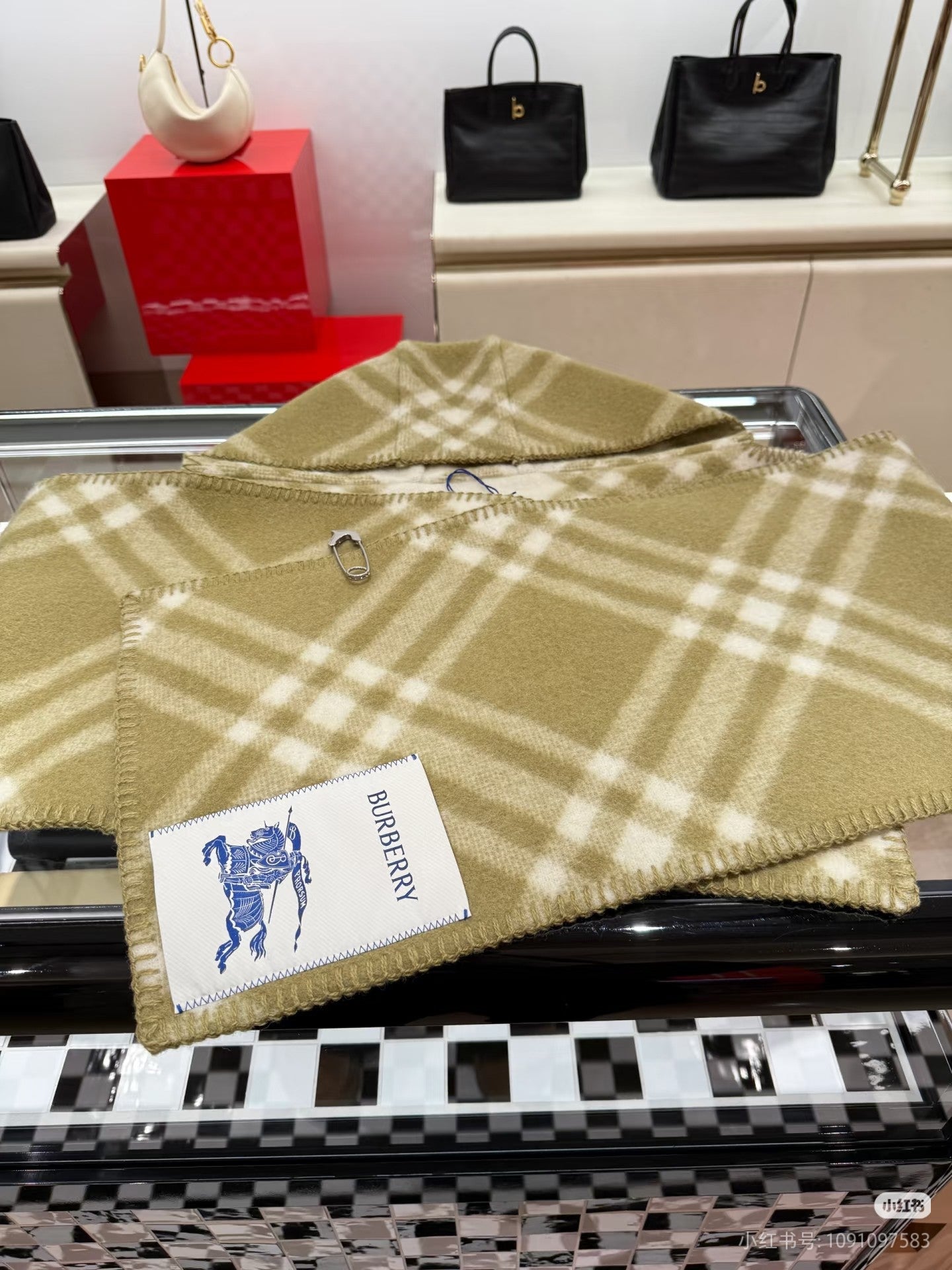 scarf/model: T75