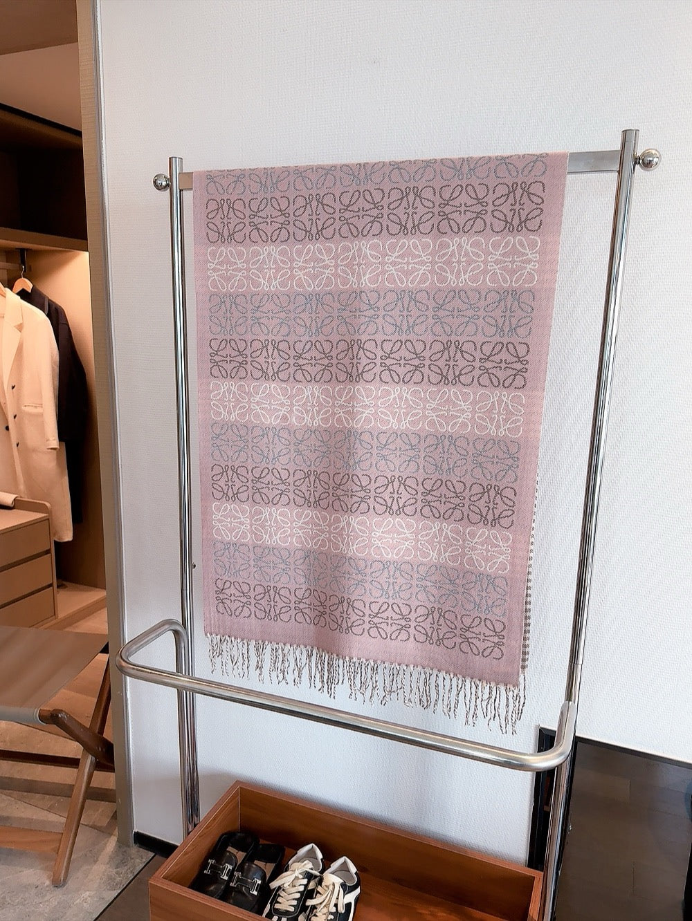 scarf/model: T60