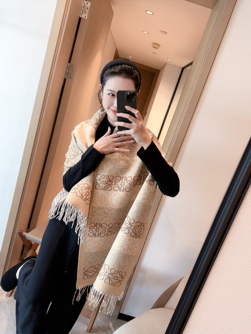 scarf/model: T60