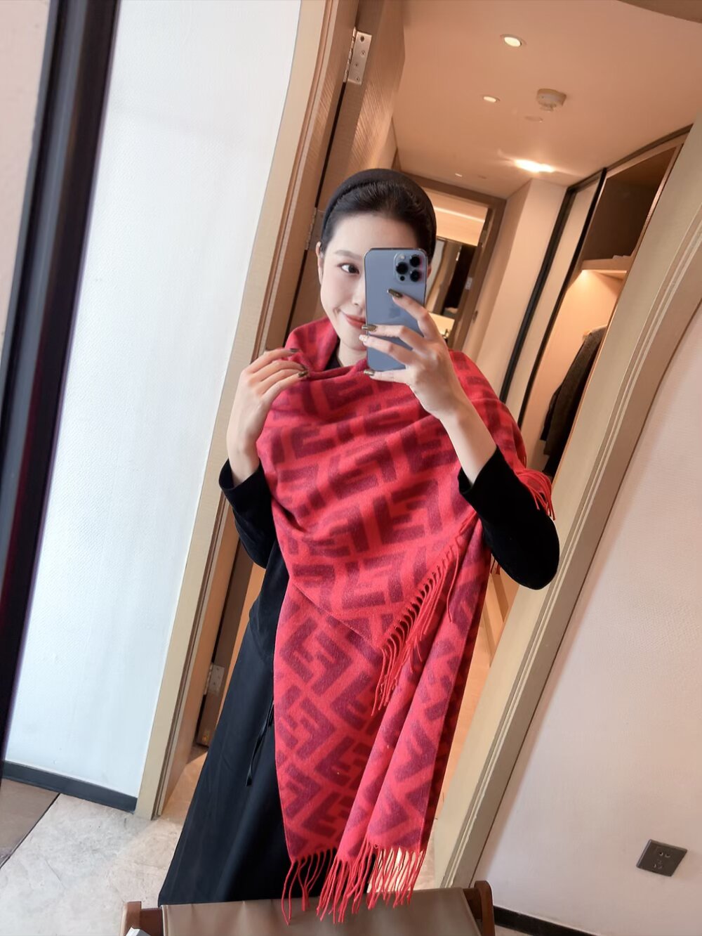 scarf/model: T69