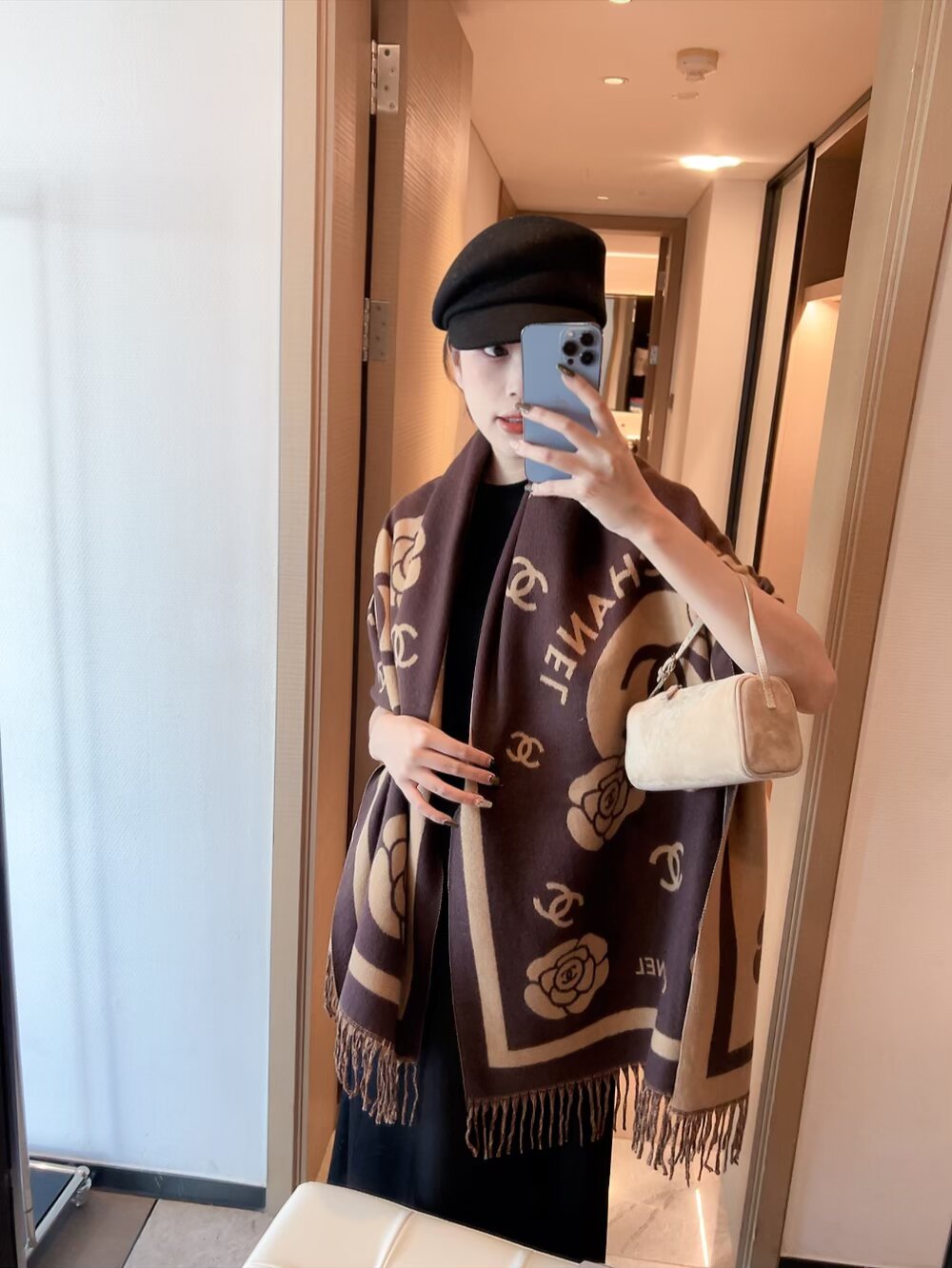 scarf/model: T76