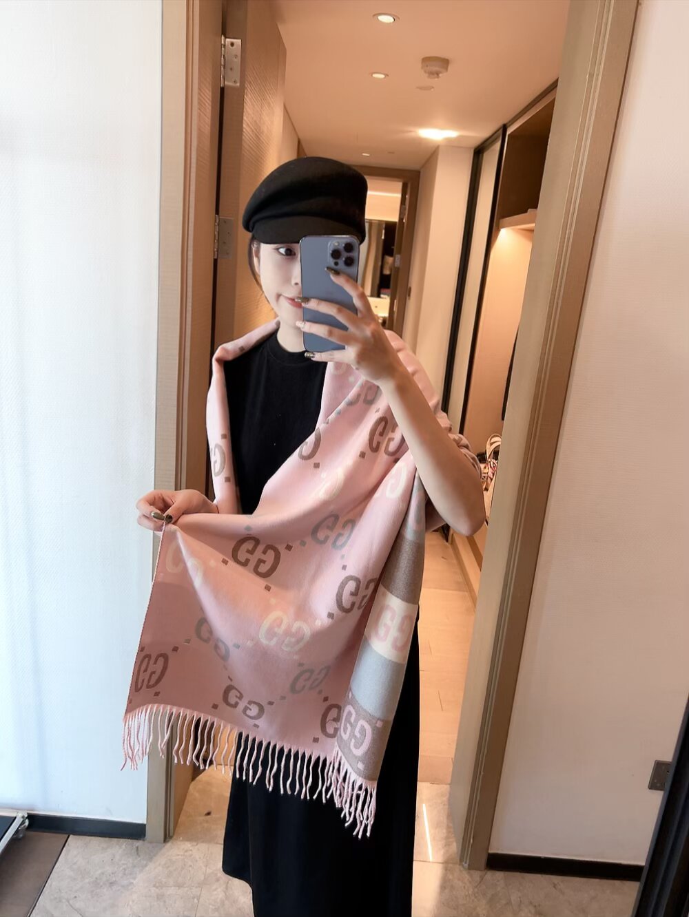 scarf/model: T77