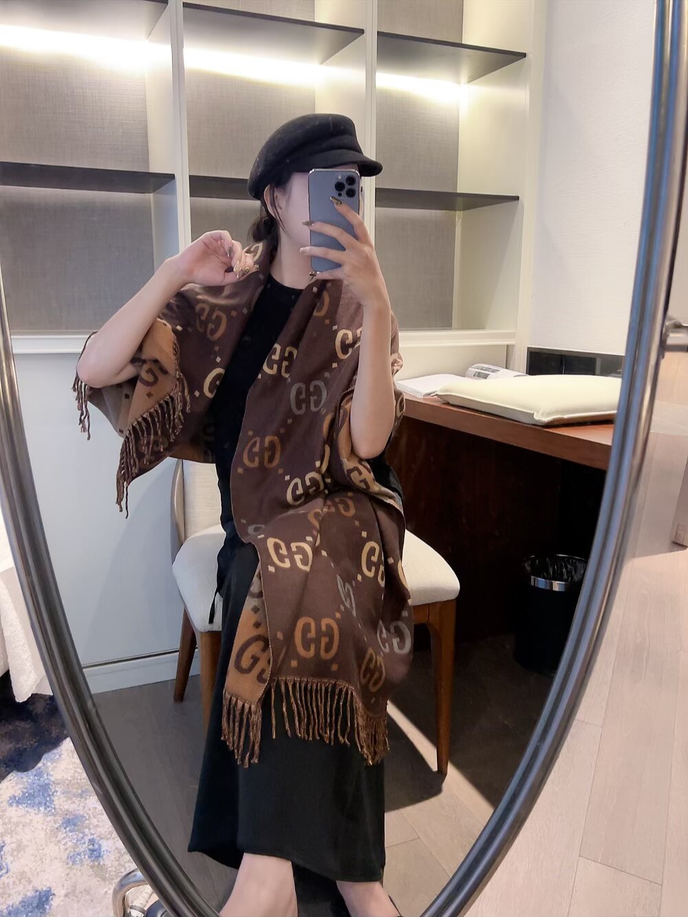 scarf/model: T77