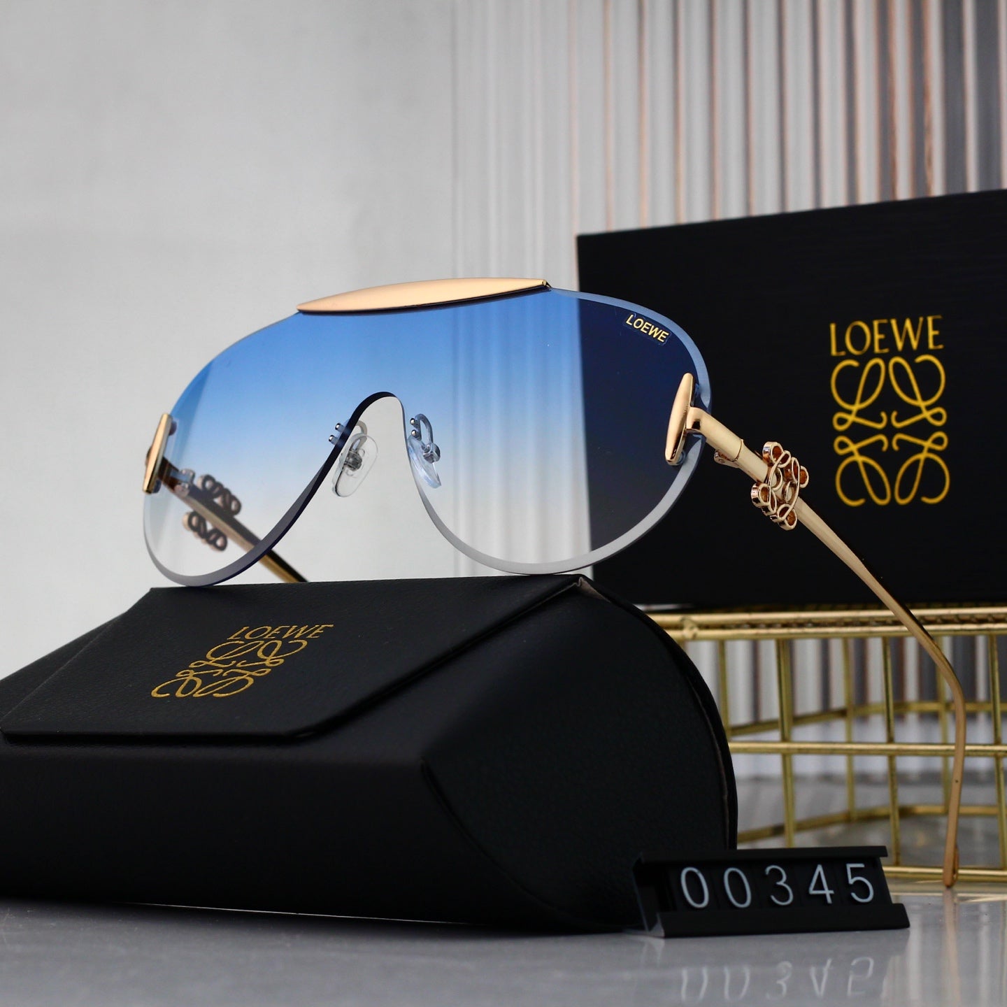 Sunglasses/model:00345