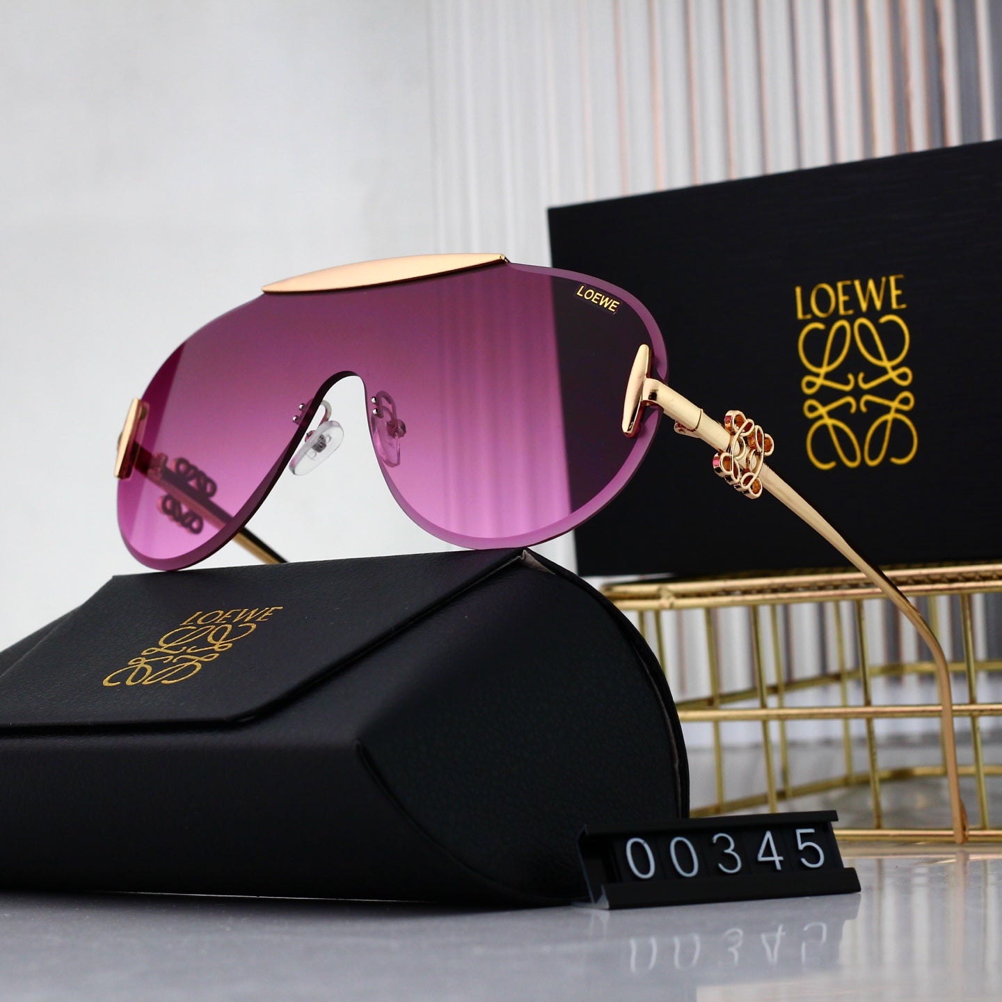 Sunglasses/model:00345